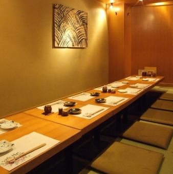 通常16名様まで対応できる扉が閉まる個室