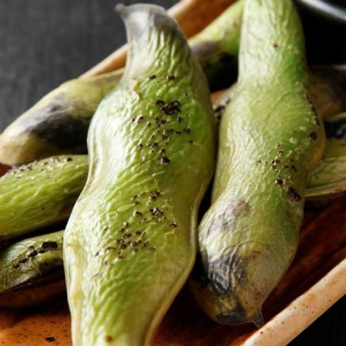 Charcoal-grilled fava beans