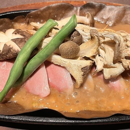 合鴨と茸の朴葉焼き