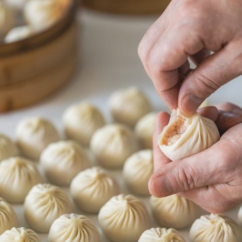 職人が作る"名物"小籠包！