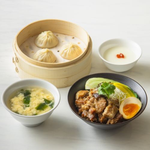 お得なランチセットは全10種！