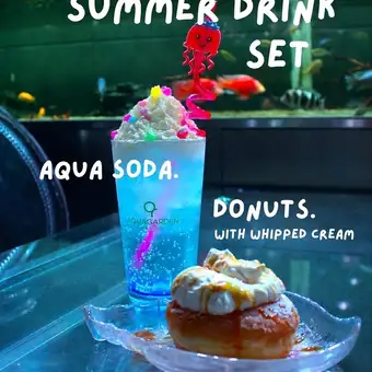 ≪新登場!!真夏にピッタリ♪≫ アクアソーダセット(ドーナツ付き) ¥2,200(税込)