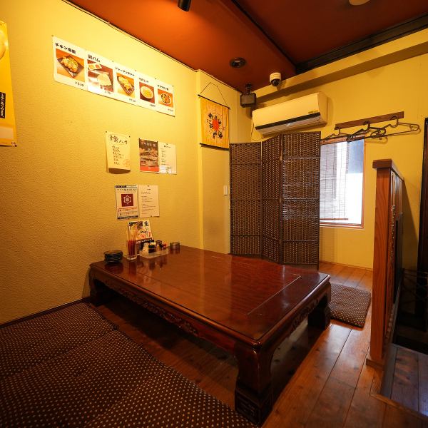 アットホームで落ち着いた雰囲気の店内は、仕事帰りのサク飲みから、友人との飲み会、各種宴会まで幅広いシーンにご利用いただけます。居心地の良い空間で素敵な時間をお過ごしください。貸切も17名様より承っております。