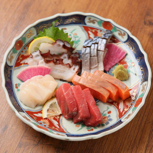 Assortment of 5 sashimi (includes bluefin tuna)