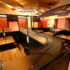 【貸切｜30名様～61名様まで】広々とした開放的な空間で大規模宴会やイベントに◎打ち上げなど、大人数で行われるお集まりに最適です。平日は30名様～、土日祝は50名様～ご予約可能。着席最大61名様までご利用いただけます。完全個室を除いたホールのみ貸切も承っております。