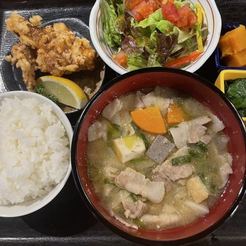 冬の平日５食限定！豚汁定食