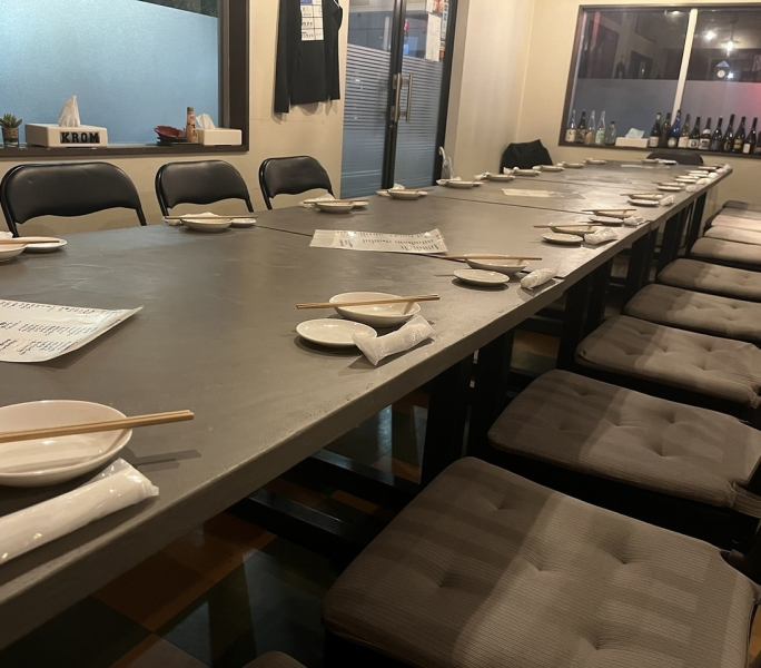 大人数でのご宴会にも！最大２８名まで貸切可能な店内は、会社の宴会等でもご利用いただけます◎周りを気にせずゆっくりとお楽しみください！貸切等、大人数でご予約される際はぜひ一度お問い合わせください♪