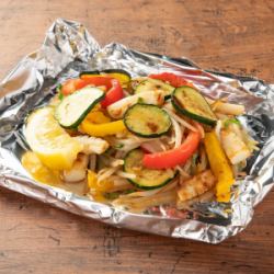 Zucchini and squid stir-fried with salt and lemon
