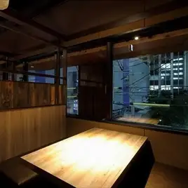 2F창쪽 반개실석 4명