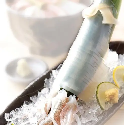 頂級!整隻魷魚刺身拼盤