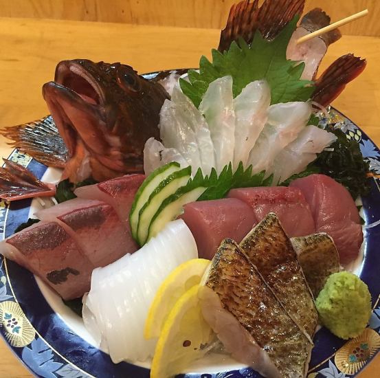 미에현 기이나가시마 직송의 신선한 생선을 먹을 수 있는 이자카야 “견문록”