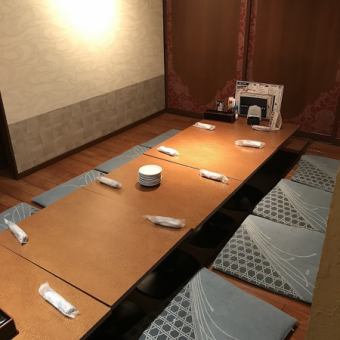 There is a private room for 10 people.