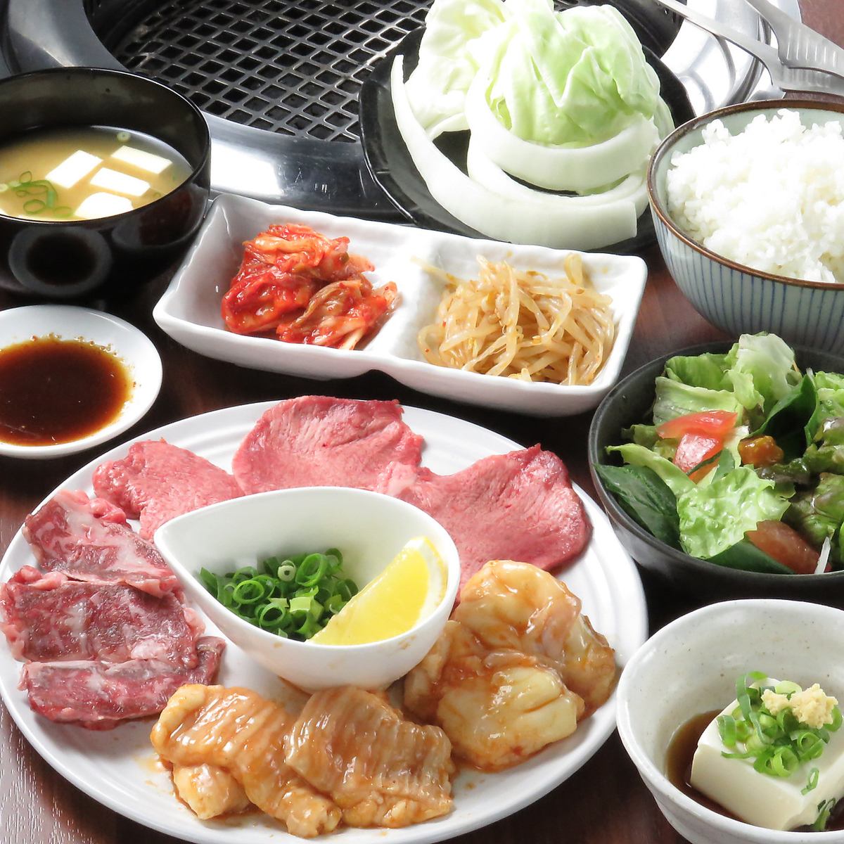 If you want to have a yakiniku lunch, go to "Gyumai"