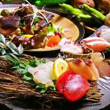 有豐富的炭火菜單，新鮮的生魚片和材料。