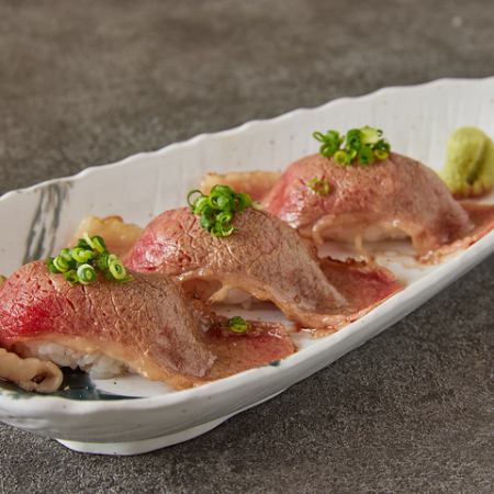 山形牛の炙り肉寿司(3貫)