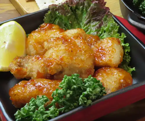 手作り唐揚げ(醤油味・レモンタルタル・ヤンニョム)