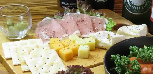 生ハム・チーズ盛り合わせ