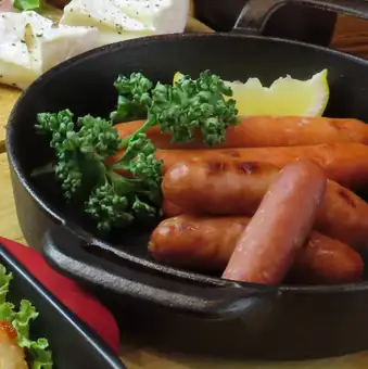 ソーセージ盛り合わせ