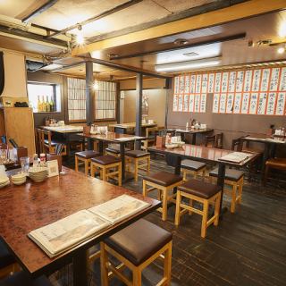 ▼貸切。店内貸切なら、他のお客様を気にすることなく、自由で贅沢な時間をお過ごしいただけます。会社宴会、歓送迎会、結婚式二次会など、あらゆるイベントに対応可能。特別な時間を彩る博多料理と快適な空間をご提供します。大切な仲間と忘れられないひと時をぜひ当店でお過ごしください。
