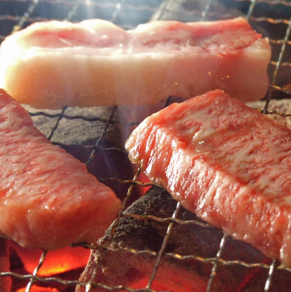 All-you-can-eat authentic charcoal-grilled yakiniku! No, no, no! 2,500 yen!!