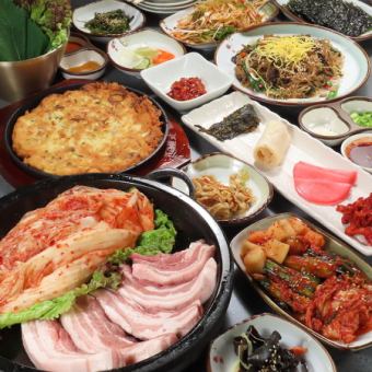 【新大久保韩国料理套餐】开业限定！五花肉套餐 2980 日元（含 10 道菜和无限畅饮）