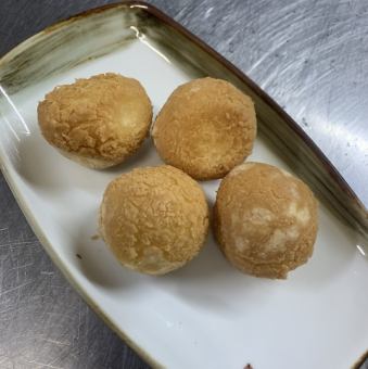4个奶酪球