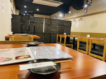 パーテーションで仕切ることで15名～30名様用のお席を作ることができます。