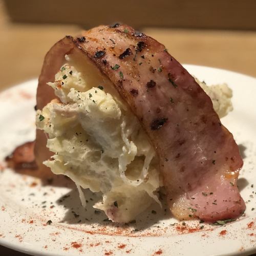 先ずはこれから　肉屋のポテサラ