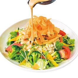 蒸し鶏と9種の彩り野菜のつぼ八サラダ