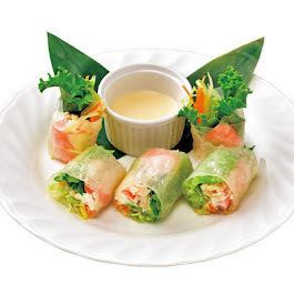 海老と蒸し鶏の生春巻き