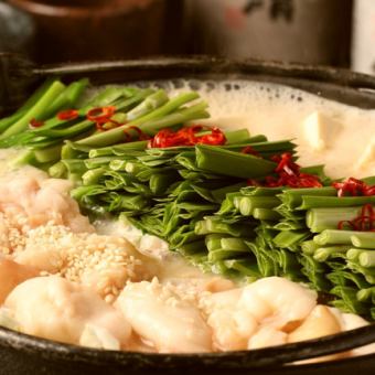 "Tsukishio Course" includes a choice of hotpot, 3 hours of all-you-can-drink, and 8 dishes in total ⇒ 5,000 yen (tax included)