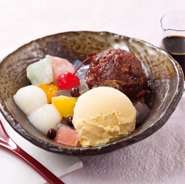 【デザートやカフェ利用に！】白玉クリームあんみつ　1040円(税込)
