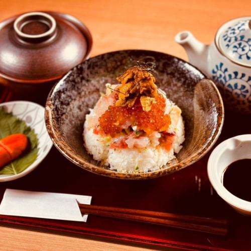 The lunch-only "Kiwami Kaisendon" is available in four price ranges.