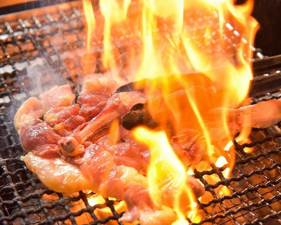 【推荐◎】罕见的烤当地鸡大腿1,848日元！还有马肉生鱼片和鲜鱼！