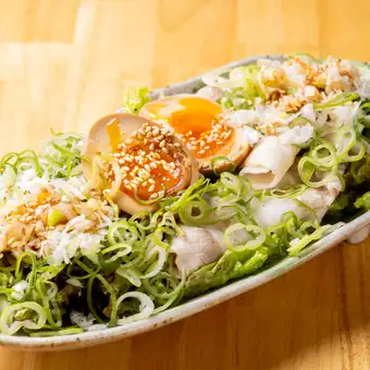 豚の冷しゃぶサラダ-まやく玉子のせ-
