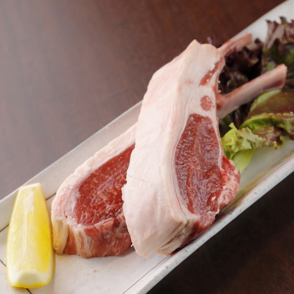 引以為豪的肉是從北海道直送♪里脊肉、鹽醃牛舌、羊排等單品種類豐富！