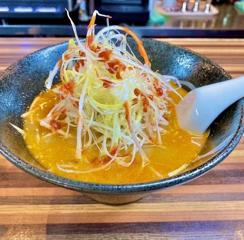 白髪ねぎ担々麺（辛）