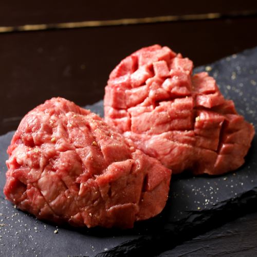 If you eat it once, you'll be sure to repeat it ★Beef Tongue, 1,380 yen (excluding tax) for tongue lovers