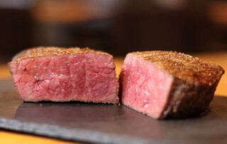 Buy one of the finest "Bizen black beef"! Enjoy reasonable and high quality meat dishes!