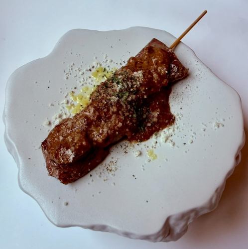 ポルチーニソースと国産牛ヘレ串焼き