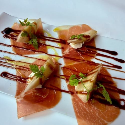 洋梨とマスカルポーネと生ハム