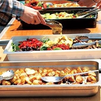ビュッフェでは約20種類のお好きな料理をお楽しみいただけます！