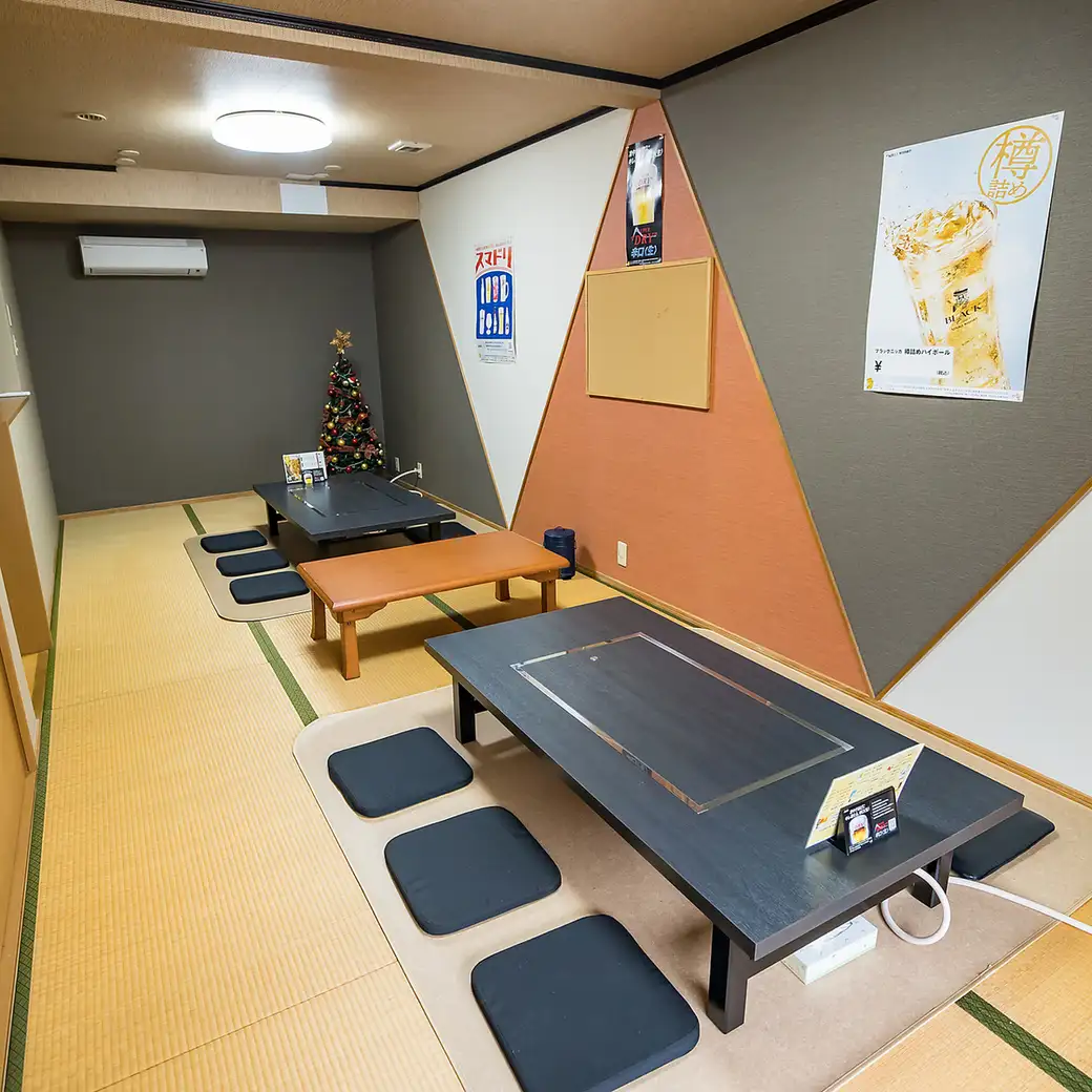 鉄板の香りと会話を愉しむカウンター席