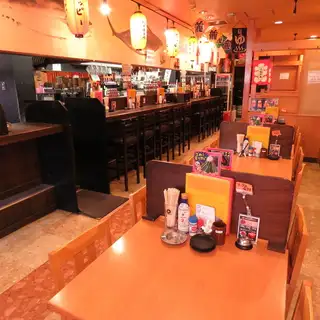 10席×2+1×4席ののカウンター席をご用意！！
