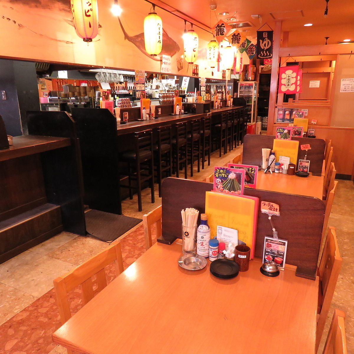 昭和レトロな雰囲気の店内は、どこか落ち着ける雰囲気です♪