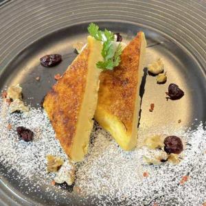 Catalana “类似冷冻布丁的意大利甜点”
