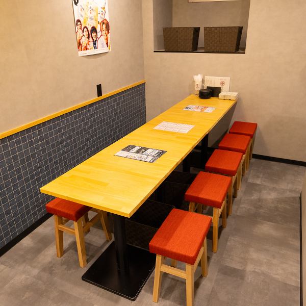 Located right next to Tenma Station! We boast a relaxing atmosphere.There are plenty of tables available to accommodate from 2 to a maximum of 60 people.It can be used for a wide range of purposes, from girls' parties, mixer parties, and corporate banquets.[#Tenma #Osaka #Gyoza #Mapo Tofu #Cheap #Neo Bar #Pub #All-you-can-drink #Izakaya #Girls' Night Out #Private Room]