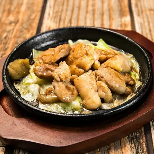 鶏もも鉄板焼き