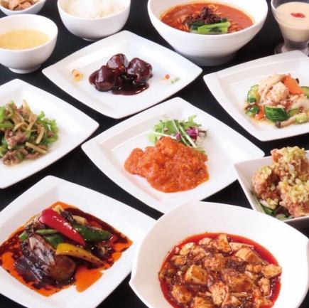 선택할 수 있는 메인 등 전6품 런치 세트 2000엔(부가세 포함)