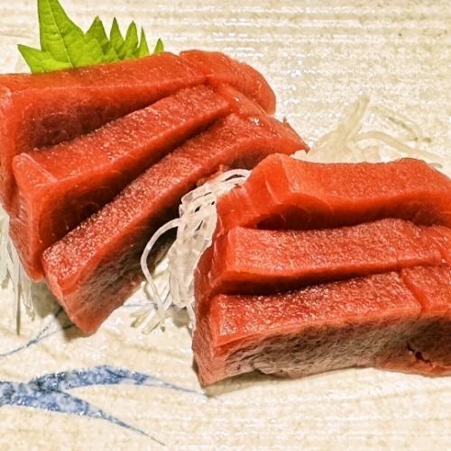 【こだわりの一品】毎日市場から仕入れてるので新鮮なお刺身が食べられる♪